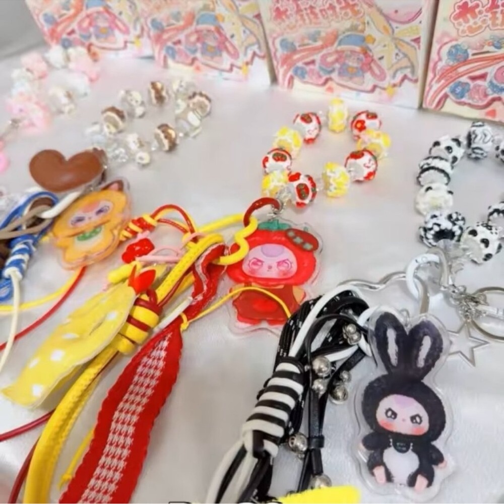Baby Three Keychain set - Picture 2 of 2
